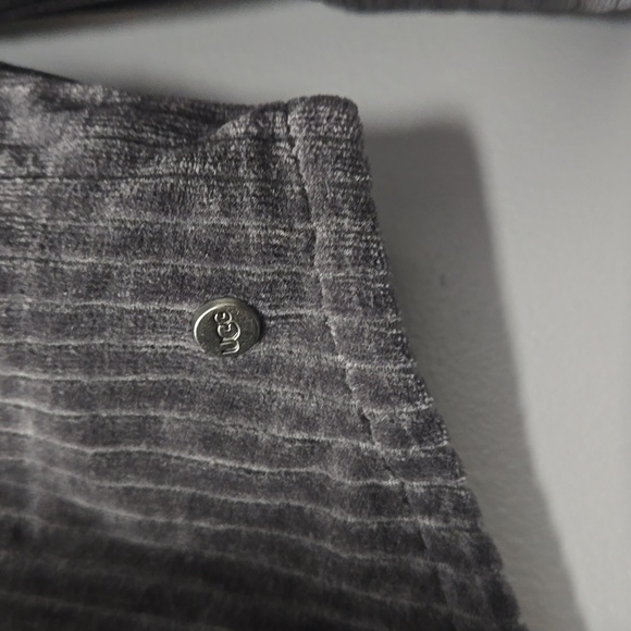 NWT UGG Angelica Button Down Corduroy Shirt Size M - Picture 6 of 11